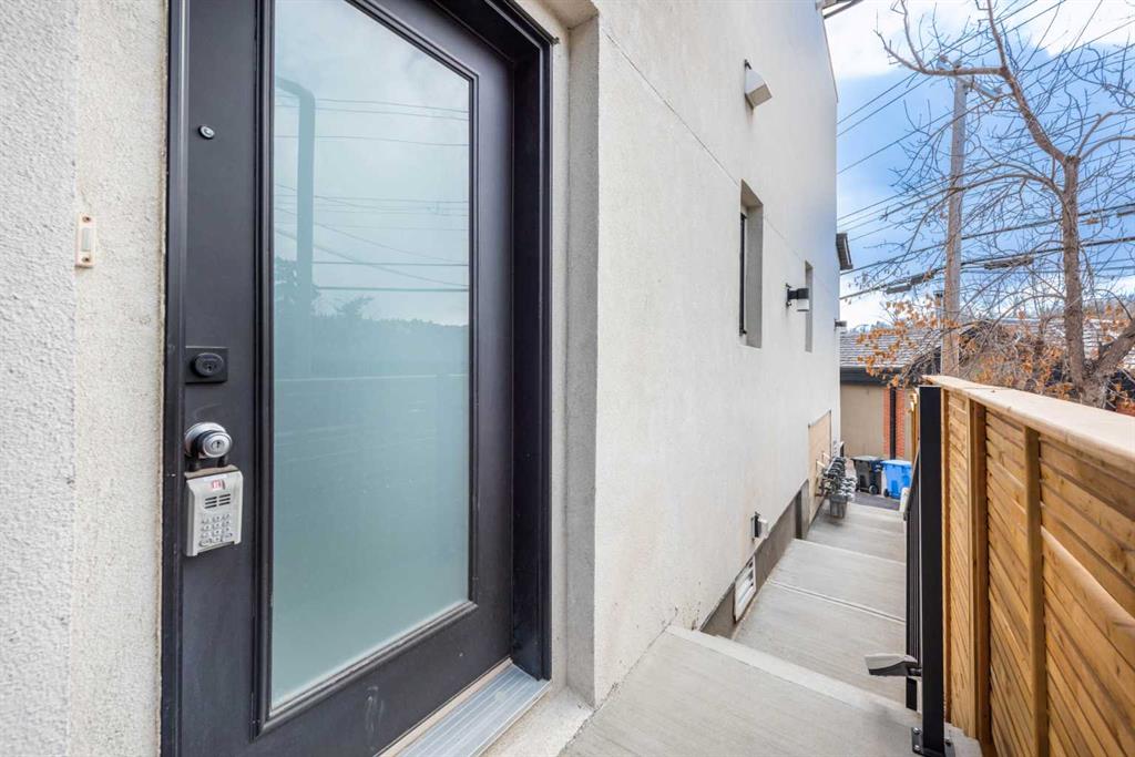 Fifth View of 2, 2635 1 Avenue  NW, West Hillhurst, Calgary, Alberta, T2N 0C5