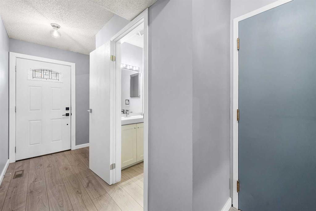 Fourth View of 43, 23 Glamis Drive SW, Glamorgan, Calgary, Alberta, T3E 6S3