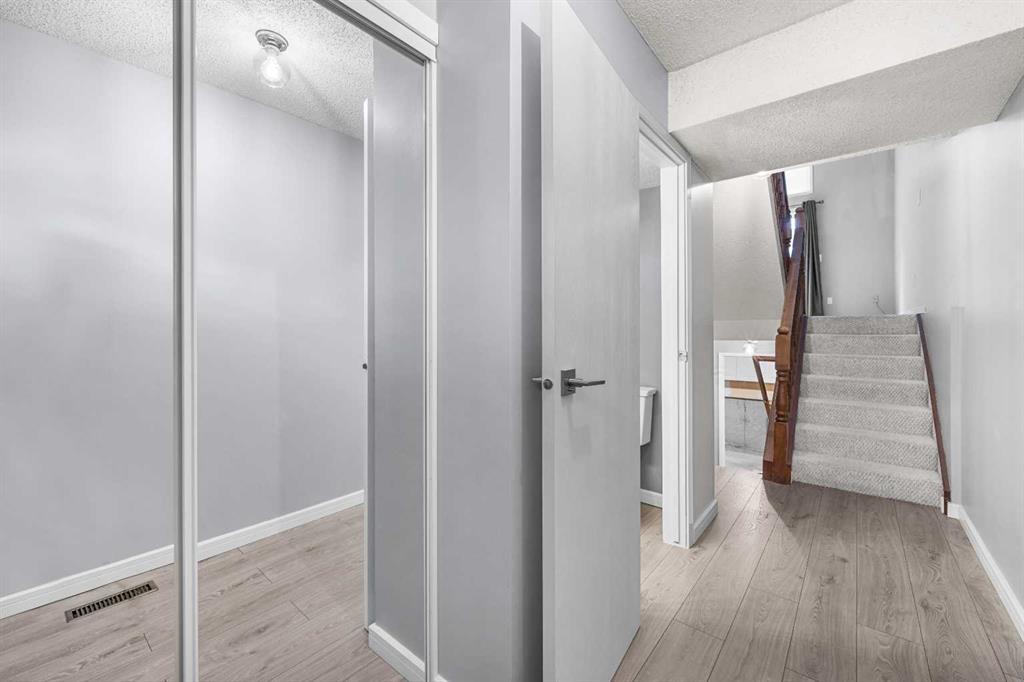 Fifth View of 43, 23 Glamis Drive SW, Glamorgan, Calgary, Alberta, T3E 6S3