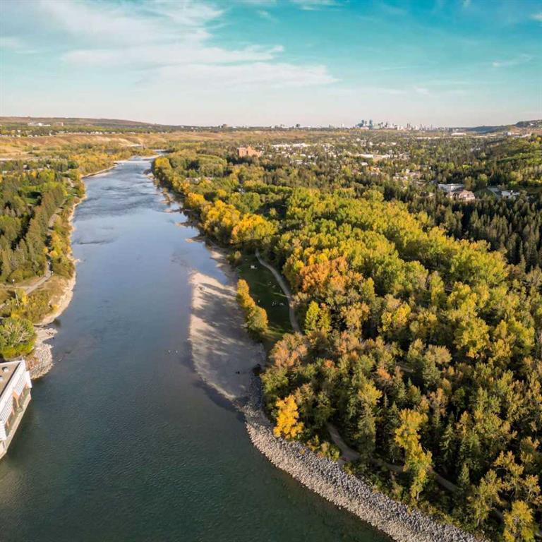 Third View of 124 Greenwich Heath , Greenwood/Greenbriar, Calgary, Alberta, T3B5X4