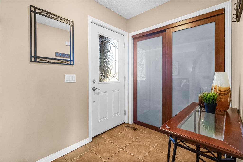 Third View of 44 Bedfield Close NE, Beddington Heights, Calgary, Alberta, T3K3L5