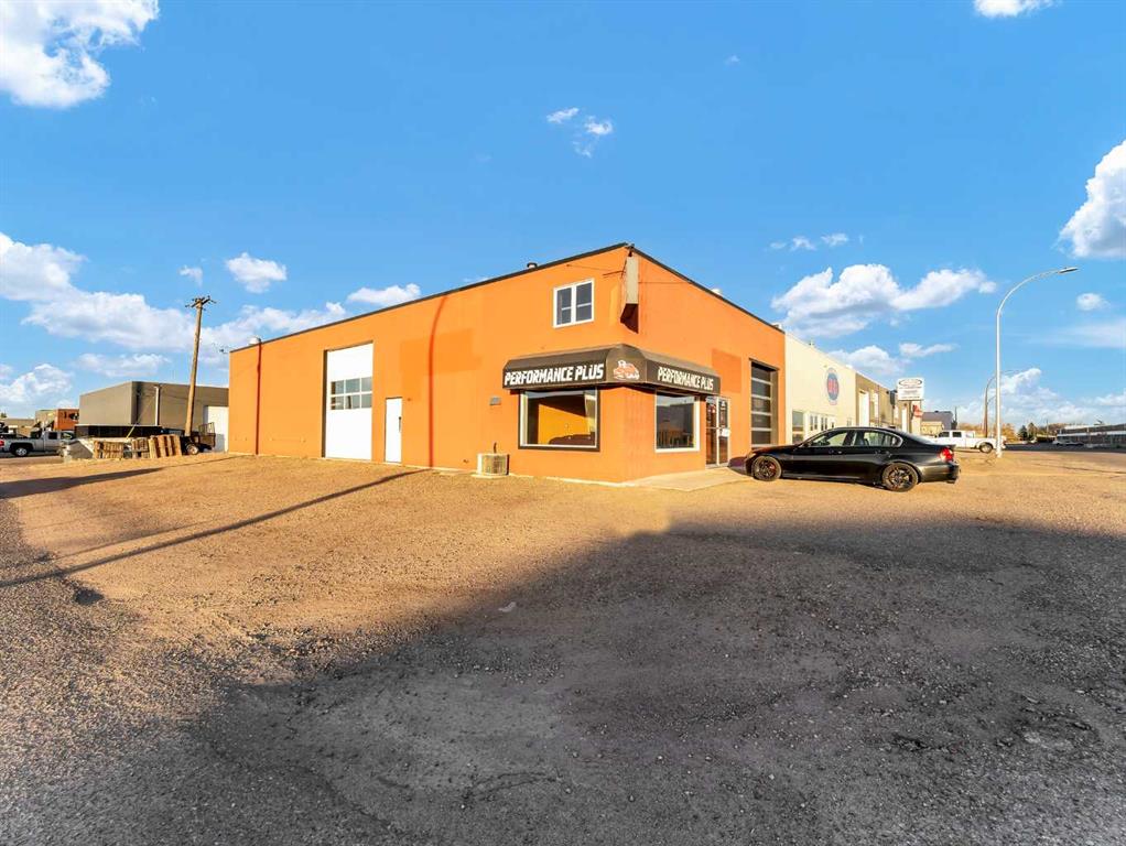 Second View of 674 17 Street SW, South West Industrial, Medicine Hat, Alberta, T1A 4x7