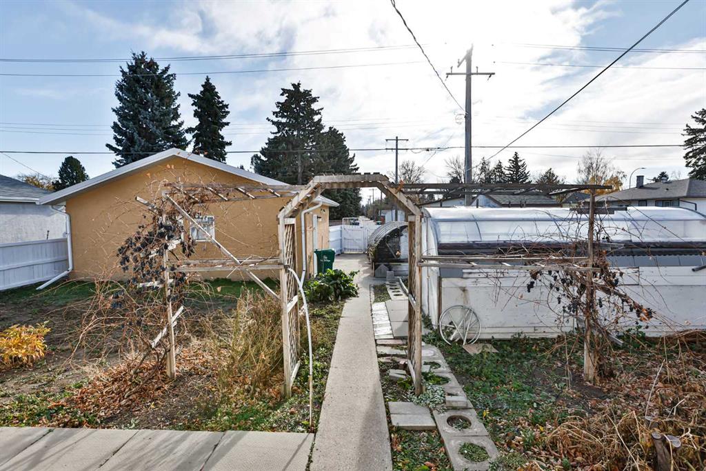 Fourth View of 2010 10th Avenue S, Victoria Park, Lethbridge, Alberta, T1K0C1