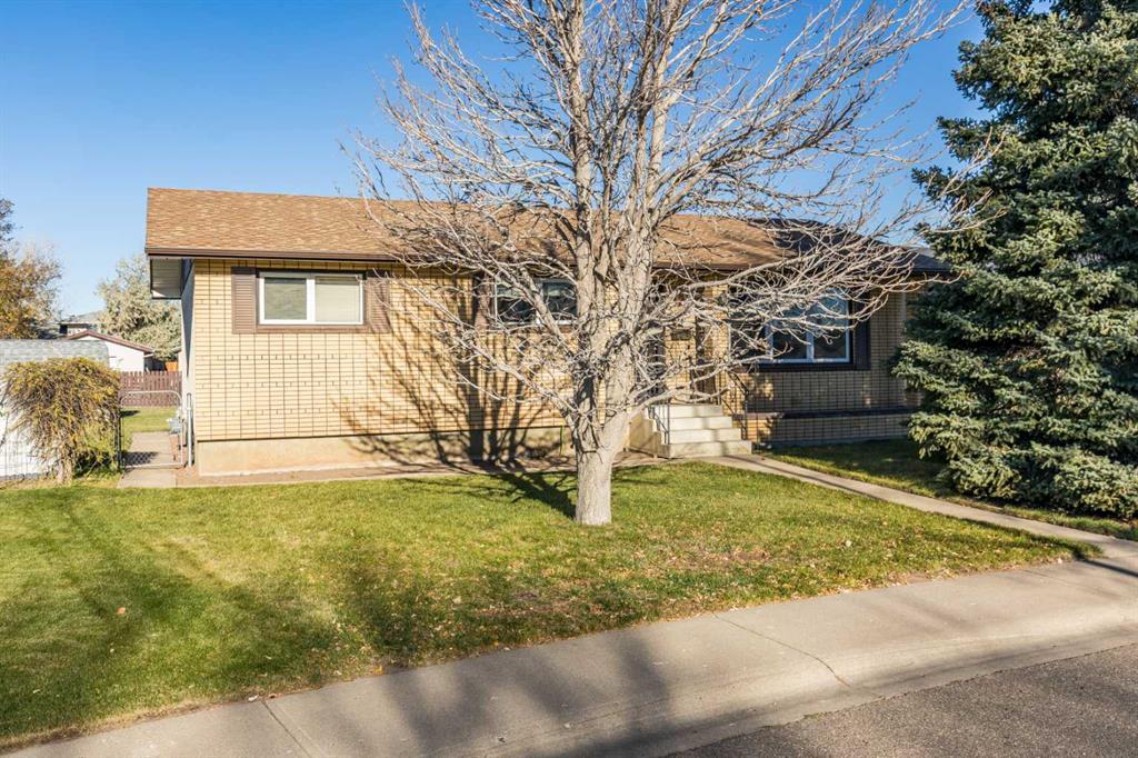 Third View of 8 Ross Glen Green SE, Ross Glen, Medicine Hat, Alberta, T1B 1P8