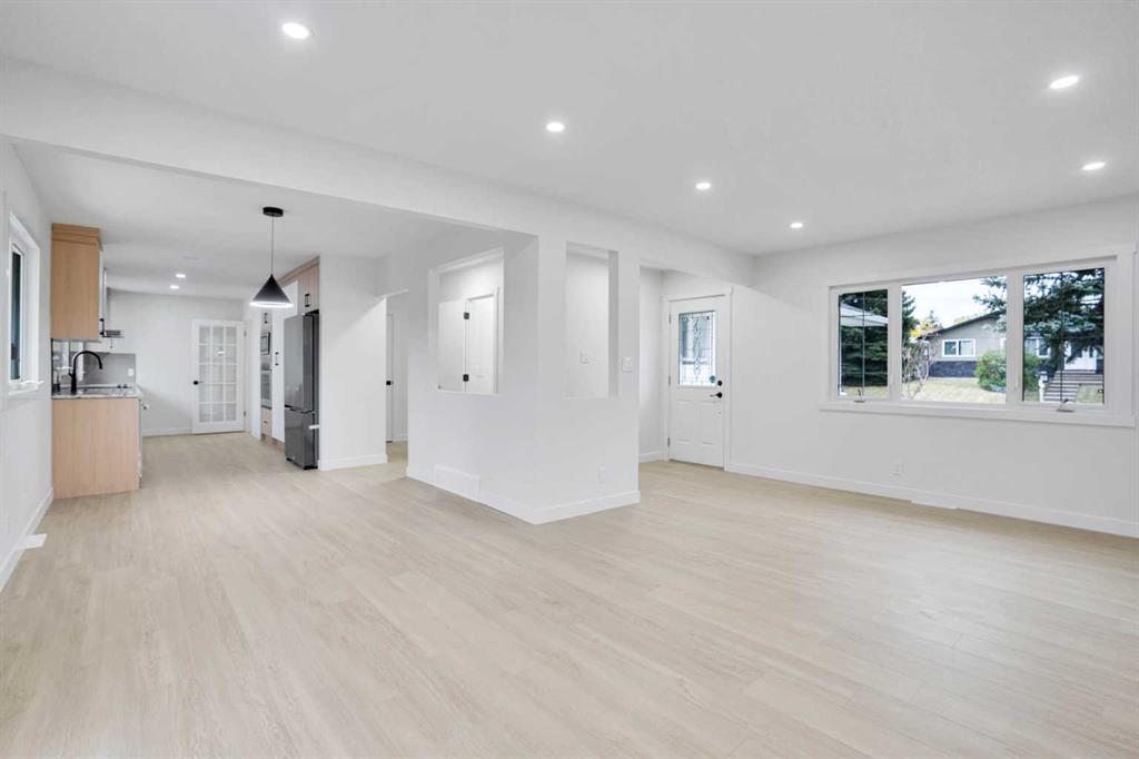 Fifth View of 6116 Buckthorn Road NW, Thorncliffe, Calgary, Alberta, T2K 2Z1