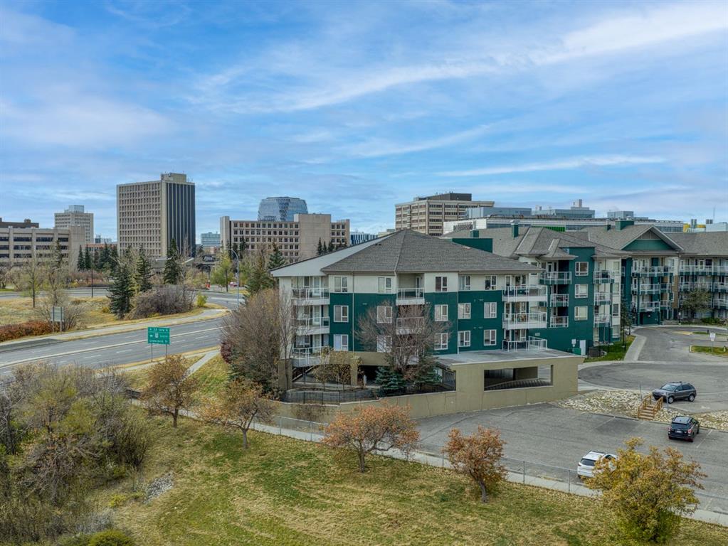 Second View of 311, 3101 34 Avenue NW, Varsity, Calgary, Alberta, T2L 2A3