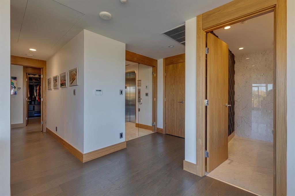 Fourth View of 412, 738 1 Avenue SW, Eau Claire, Calgary, Alberta, T2P5G8