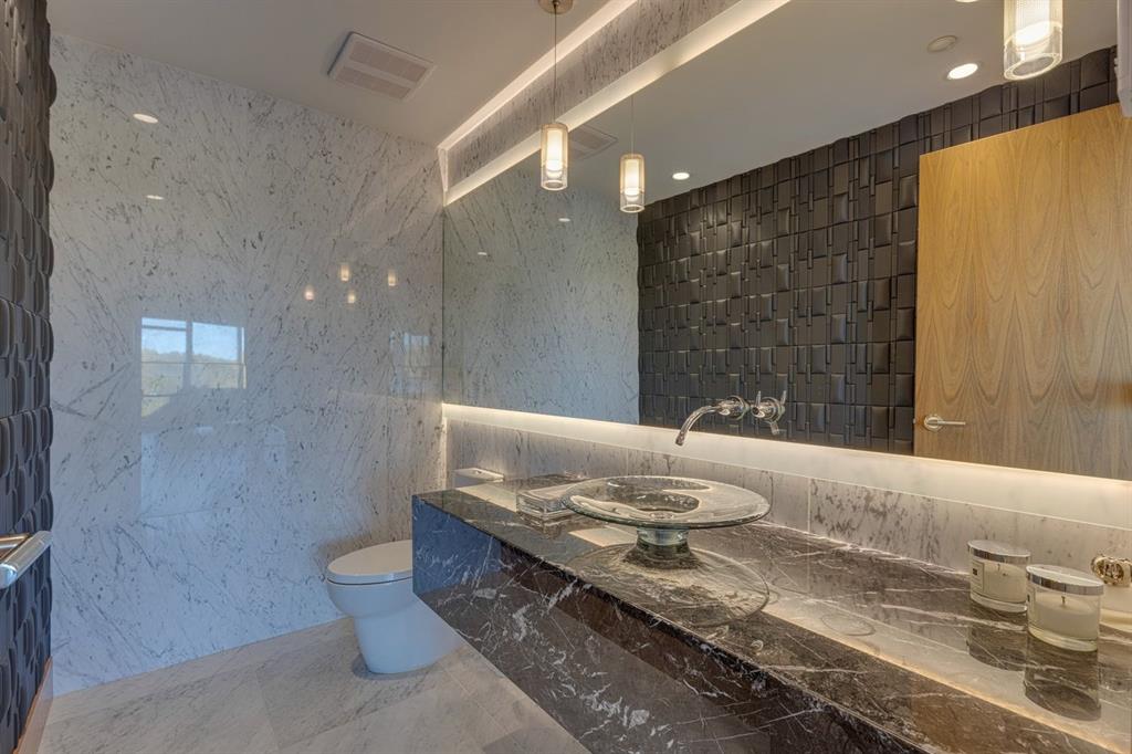 Fifth View of 412, 738 1 Avenue SW, Eau Claire, Calgary, Alberta, T2P5G8