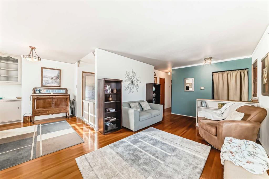 Fifth View of 99 Westwood Drive SW, Westgate, Calgary, Alberta, T3C 2V8