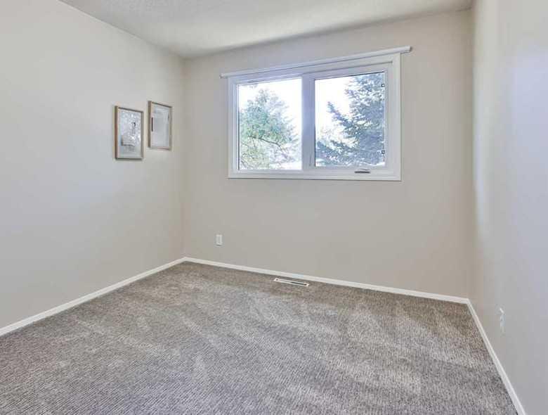 Fifth View of 417 Normandy Road S, Glendale, Lethbridge, Alberta, T1J 3X9