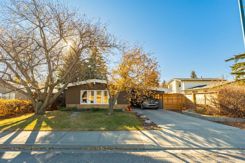 Second View of 1043 32 Avenue NW, Cambrian Heights, Calgary, Alberta, T2K 0B3