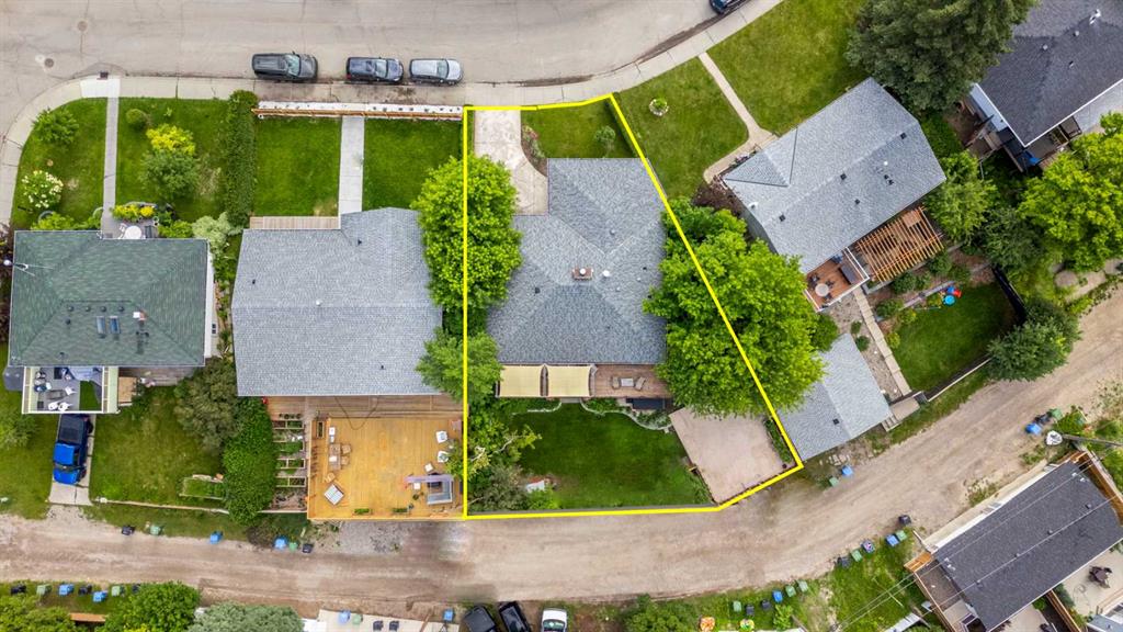 Fourth View of 73 Cumberland Drive NW, Cambrian Heights, Calgary, Alberta, T2K 1S8