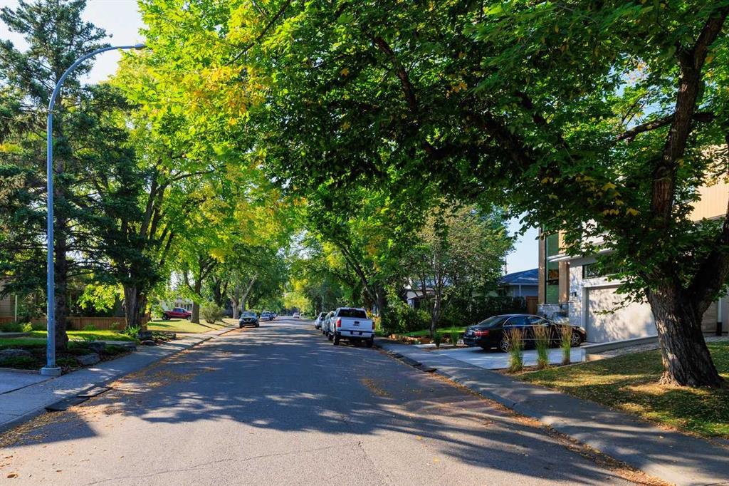 Fourth View of 319 42 Street SW, Wildwood, Calgary, Alberta, T3C 1Y4