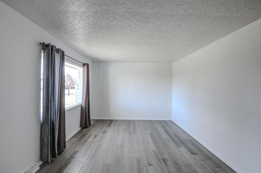 Fourth View of 6011 Centre Street NW, Thorncliffe, Calgary, Alberta, T2K 0V1