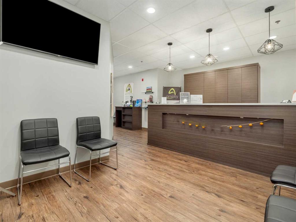 Fifth View of 230, 3120 32 Street S, West Mayor Magrath Dr, Lethbridge, Alberta, T1K 7B4