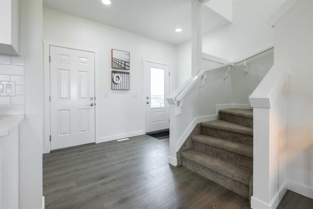 Fifth View of 71 Heritage Manor , Heritage Hills, Cochrane, Alberta, T4C 3K7