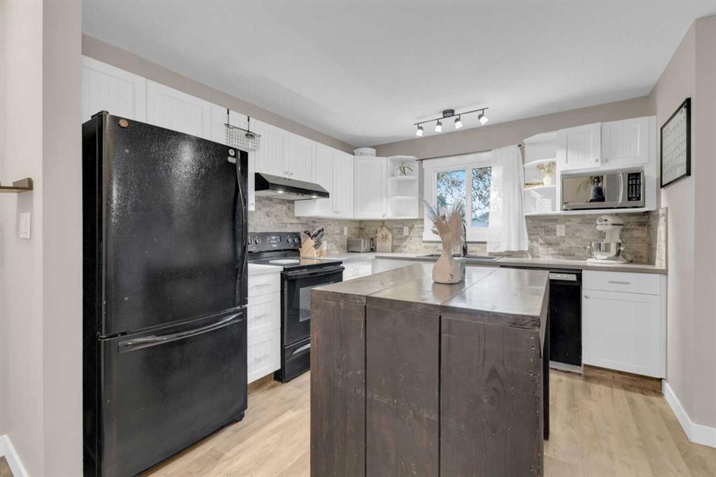 Fifth View of 25 Erickson Drive , Eastview Estates, Red Deer, Alberta, T4R 1X8