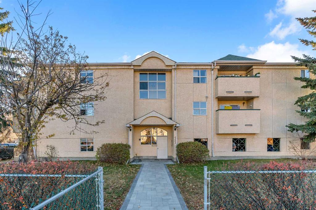 Second View of 2, 6203 Bowness Road NW, Bowness, Calgary, Alberta, T3B 0E2