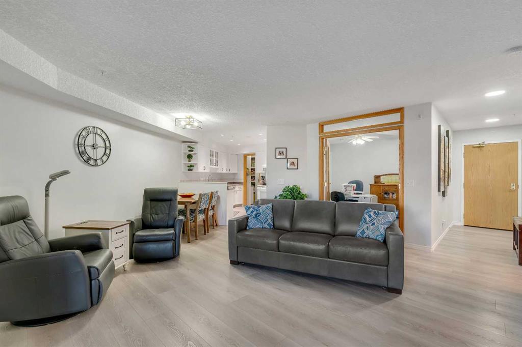 Fourth View of 122, 7229 Sierra Morena Boulevard SW, Signal Hill, Calgary, Alberta, T3H 3L7