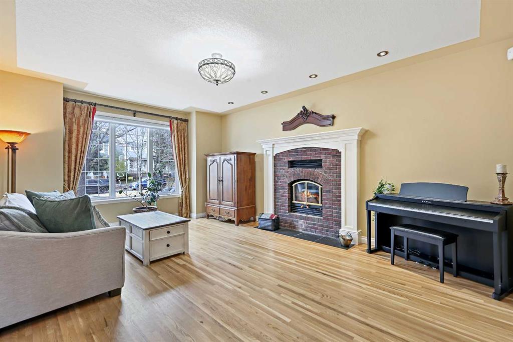 Fifth View of 4068 Garrison Boulevard SW, Garrison Woods, Calgary, Alberta, T2T 6C1
