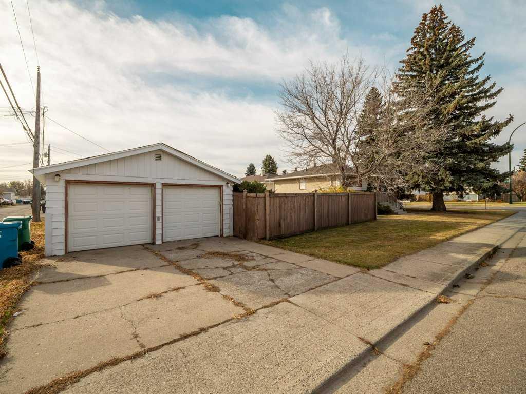 Fifth View of 2704 3 Avenue S, Indian Battle Heights, Lethbridge, Alberta, T1J 0M6