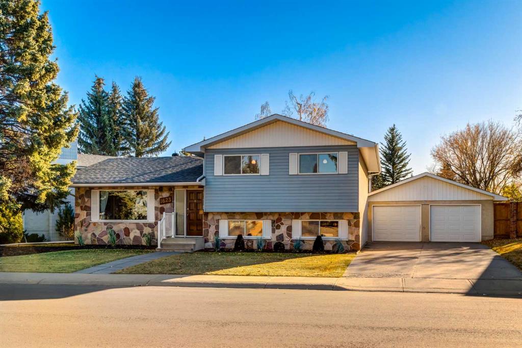Third View of 1623 111 Avenue SW, Braeside, Calgary, Alberta, T2W 1R6