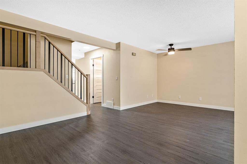 Fifth View of 11 MAPLEWOOD Green , NONE, Strathmore, Alberta, T2K 1X3