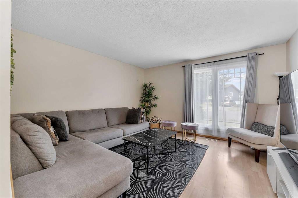 Third View of 40 Temple Place NE, Temple, Calgary, Alberta, T1Y3R9