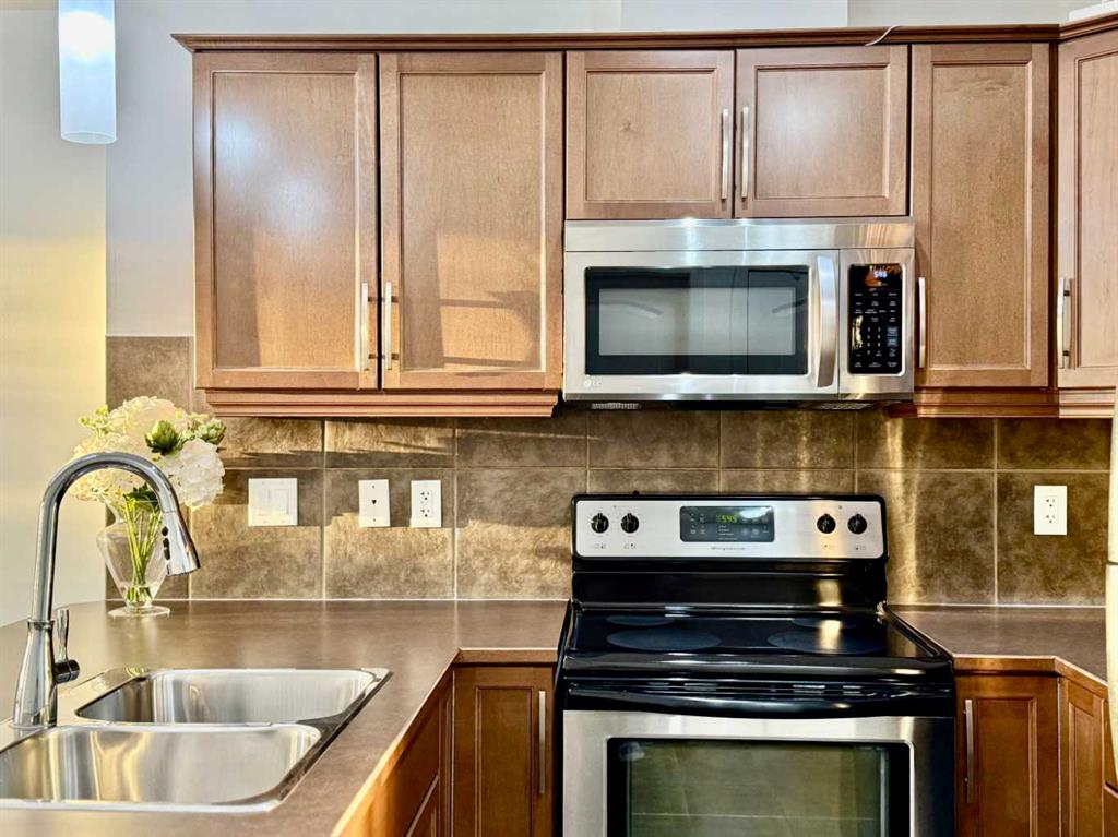 Third View of 220, 15304 Bannister Road SE, Midnapore, Calgary, Alberta, T2X 0M8