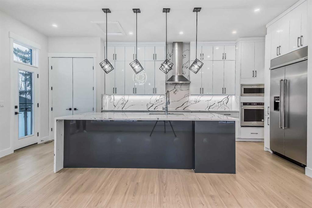 Fifth View of 528 30 Avenue NE, Winston Heights/Mountview, Calgary, Alberta, T2E 2E3