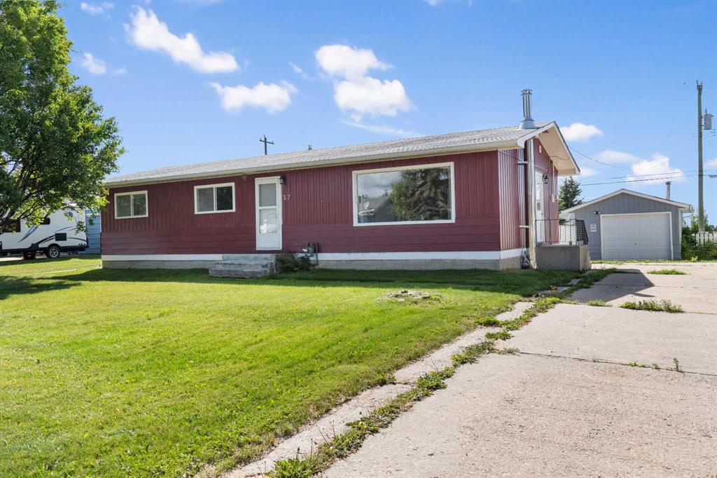 17 Centennial Crescent , A2268417, Alberta,
