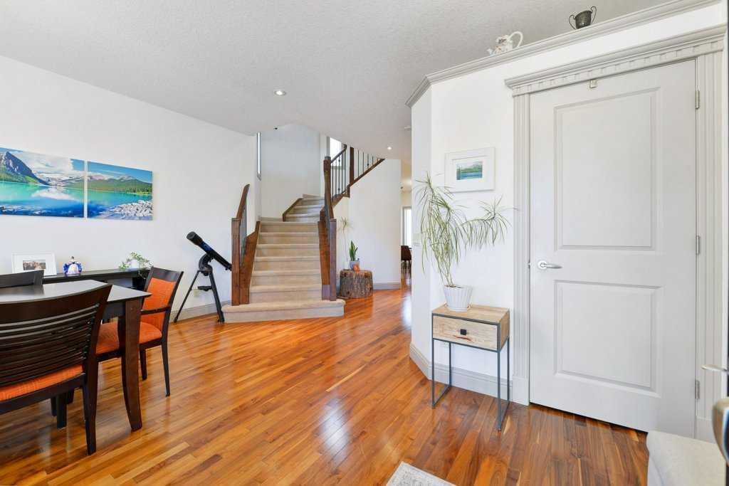 Third View of 2617 27 Street SW, Killarney/Glengarry, Calgary, Alberta, T3E 2G4