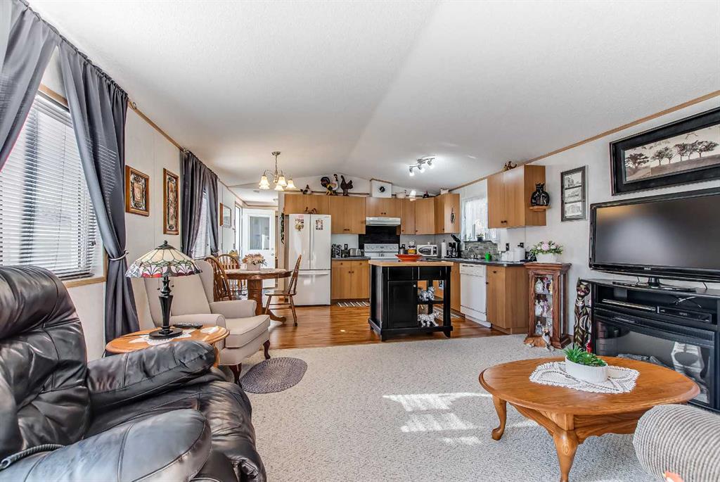 Third View of 3, 448 Division Avenue N, Riverside, Medicine Hat, Alberta, T1A 5Y1