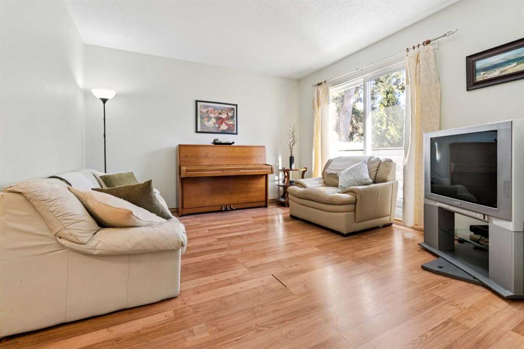 Fourth View of 21, 251 90 Avenue SE, Acadia, Calgary, Alberta, T2J 0A4