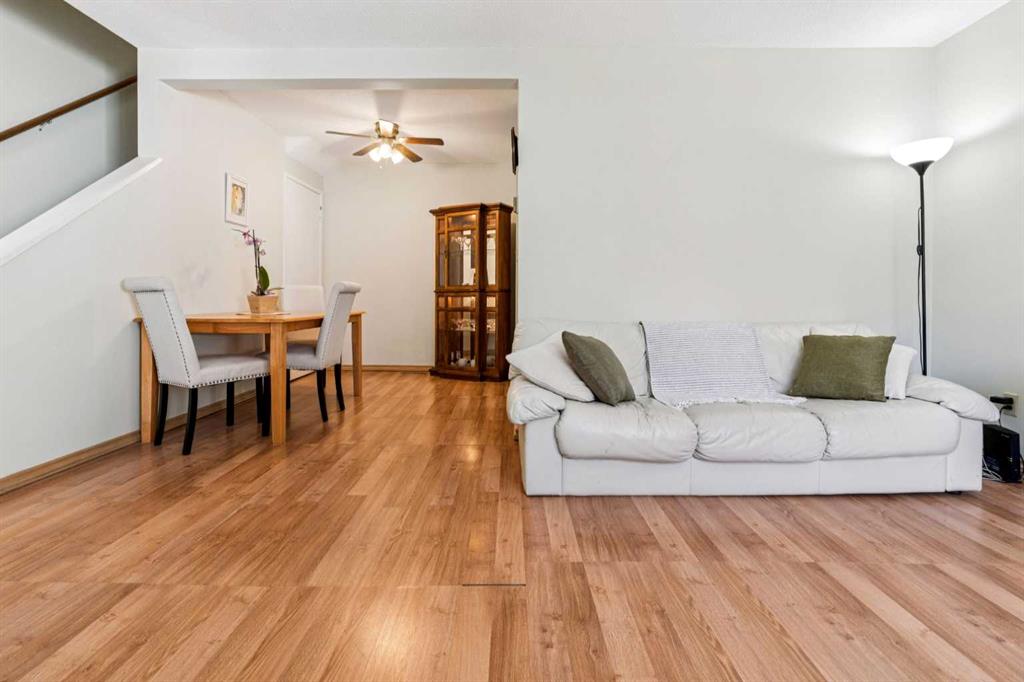 Fifth View of 21, 251 90 Avenue SE, Acadia, Calgary, Alberta, T2J 0A4