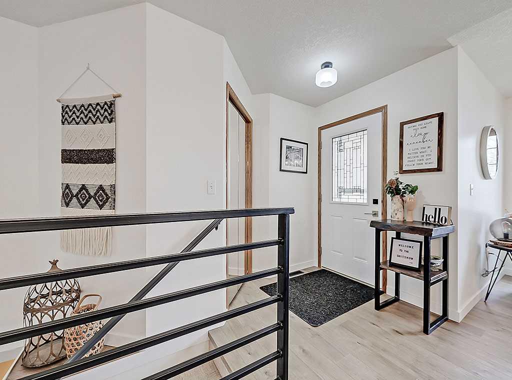 Fourth View of 1527 10 Avenue SE, Sunshine Meadow, High River, Alberta, T1V 1L8