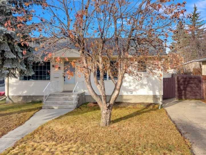 Second View of 5422 37 Street , West Park, Red Deer, Alberta, T4N 0W1