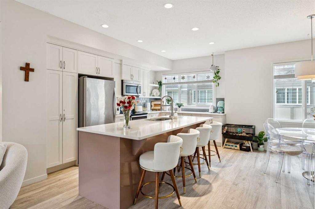 305 Nolanlake Villas NW, A2268611, Alberta,