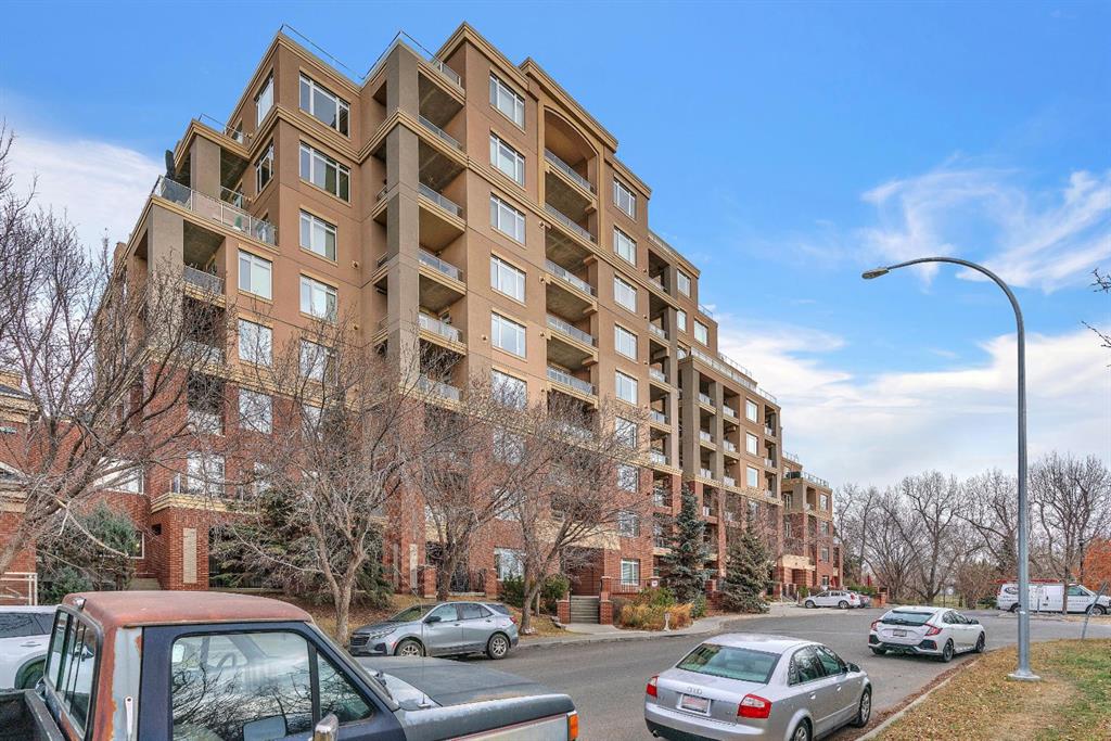 Third View of 3601, 24 Hemlock Crescent SW, Spruce Cliff, Calgary, Alberta, T3C 2Z1