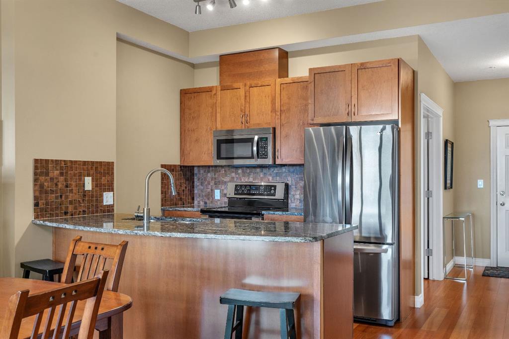 Fifth View of 3601, 24 Hemlock Crescent SW, Spruce Cliff, Calgary, Alberta, T3C 2Z1