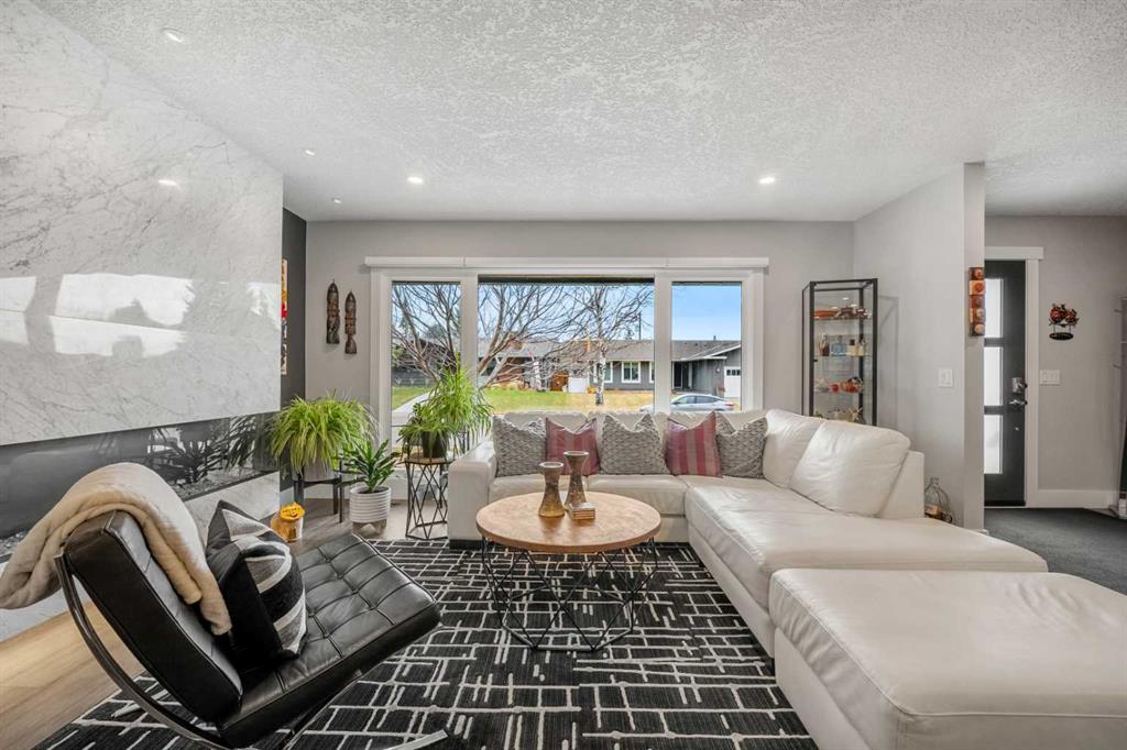 Fourth View of 348 Parkwood Close SE, Parkland, Calgary, Alberta, T2J 3W1