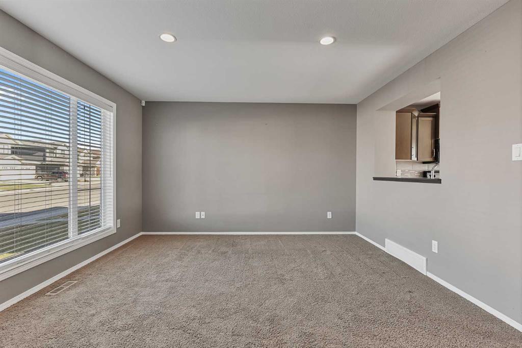 Fifth View of 634 Marie Van Haarlem Crescent N, Legacy Ridge / Hardieville, Lethbridge, Alberta, T1H 6Z8