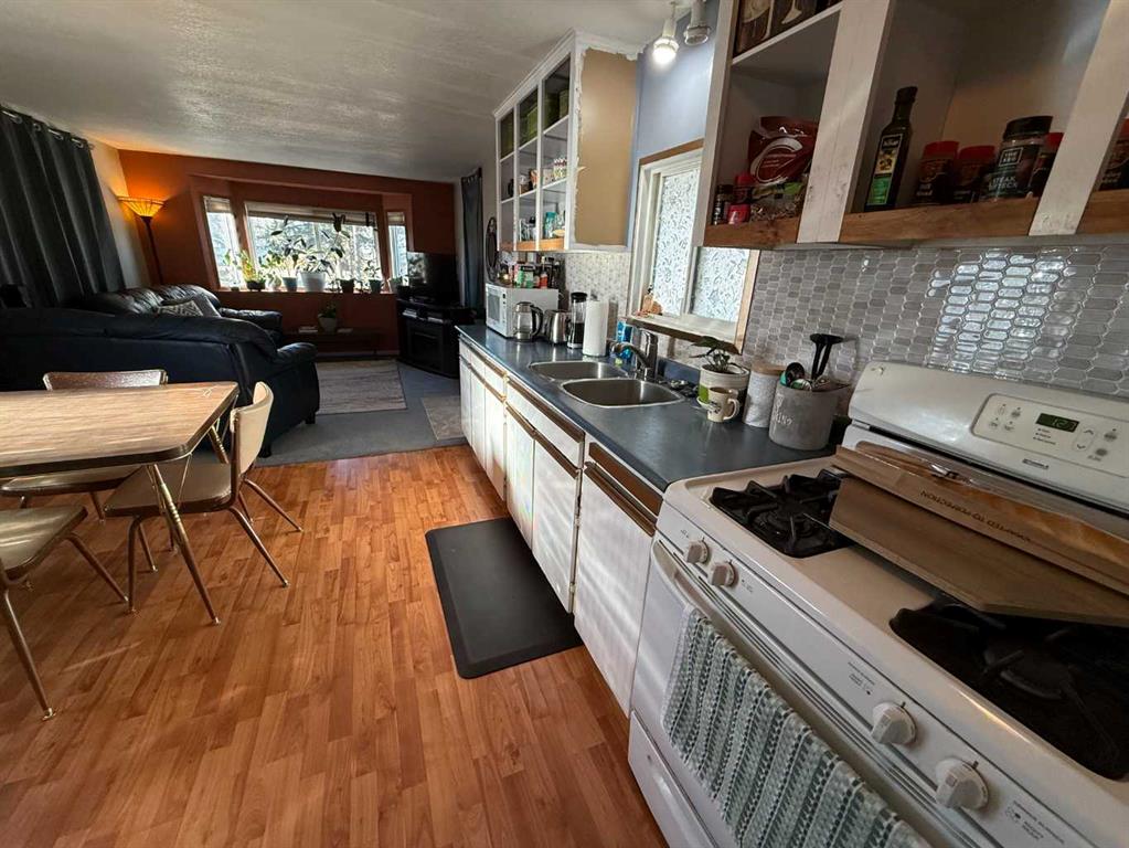 Third View of 50, 145 East River Road , Hardisty, Hinton, Alberta, T7V 1S3