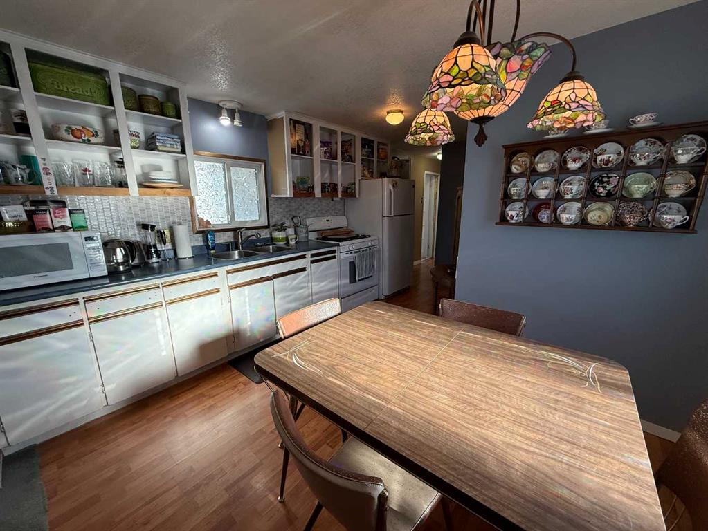 Fifth View of 50, 145 East River Road , Hardisty, Hinton, Alberta, T7V 1S3