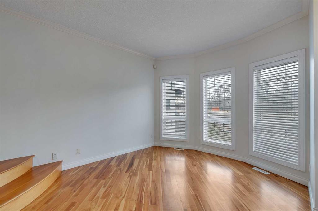 Fifth View of 2834 Parkdale Boulevard NW, West Hillhurst, Calgary, Alberta, T2N 3S8