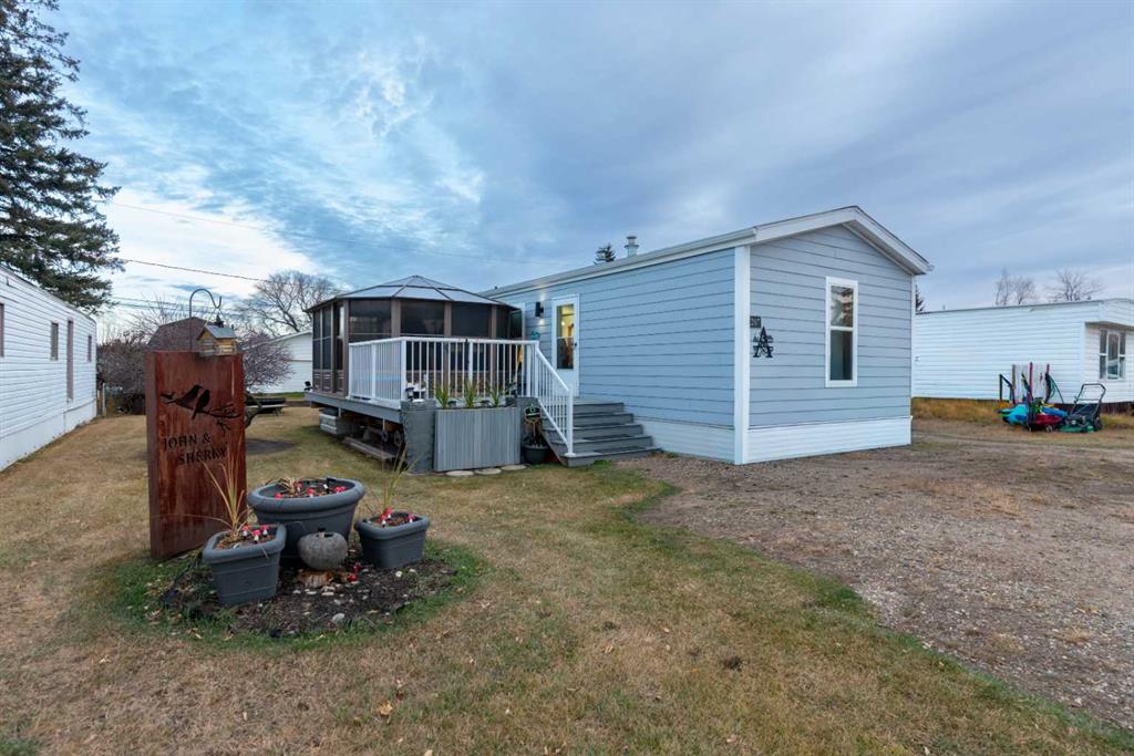 Second View of 207 2 Street E, NONE, Lashburn, Saskatchewan, S0M 1H0