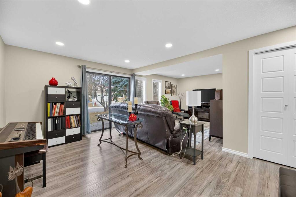 Fourth View of 29 Westheights Drive , NONE, Didsbury, Alberta, T0M0W0