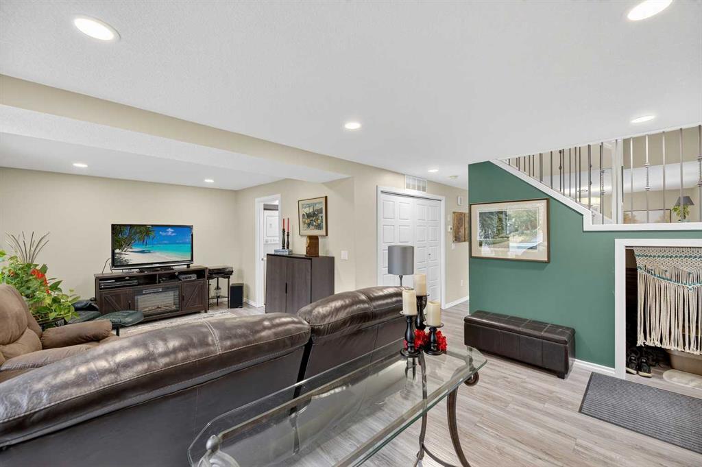 Fifth View of 29 Westheights Drive , NONE, Didsbury, Alberta, T0M0W0