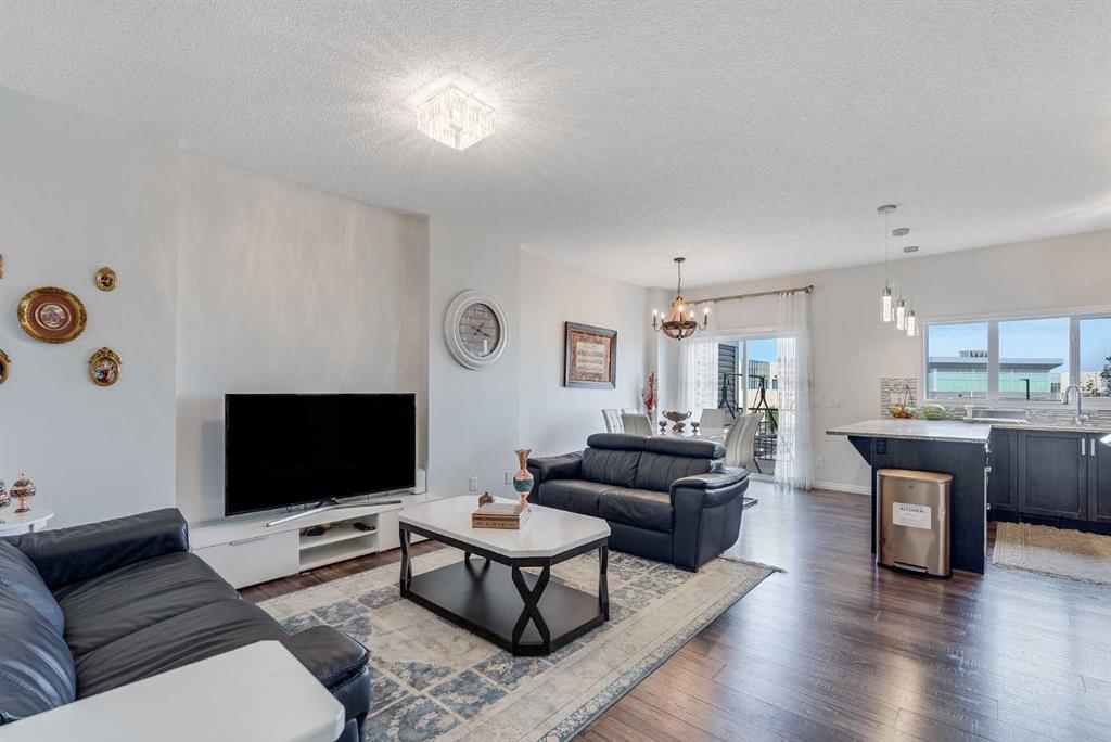 Second View of 665 Hillcrest Road SW, Hillcrest, Airdrie, Alberta, T4B 4C7