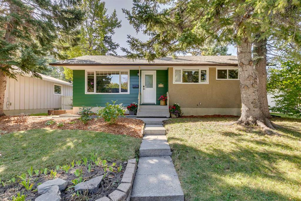 Main View of 3235 Bearspaw Drive NW, Brentwood, Calgary, Alberta, T2L 1T1